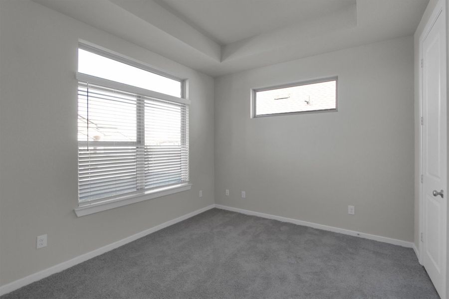 Spacious, unfurnished interior of a new home in Canterra Creek  60', Rosharon (Image 17).