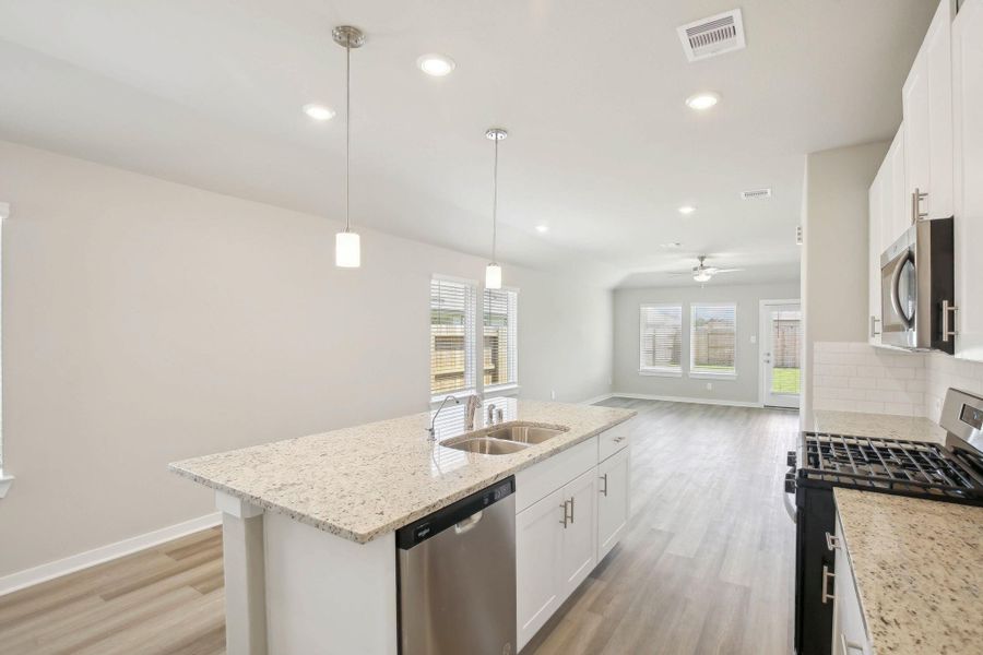 Photo is not of the actual home, but is an inspirational photo of builder’s model home and may depict options, furnishings, and/or decorator features that are not included Photo is not of the actual home, but is an inspirational photo of builder’s model home and may depict options, furnishings, and/or decorator features that are not included