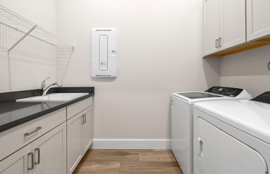 SEFL_DV_AAA_Stellar_Lot 01108 Laundry Up