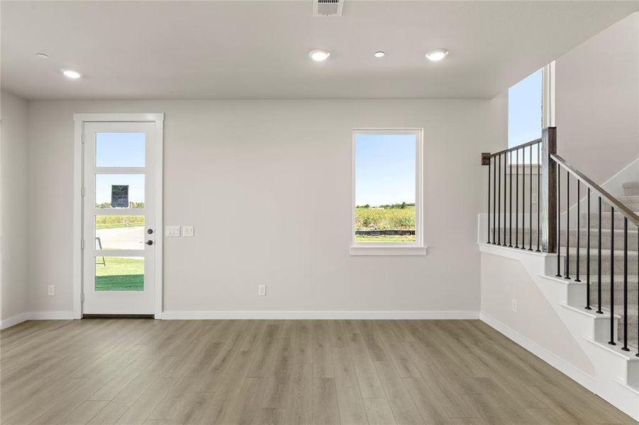 Spacious, unfurnished interior of a new home in Ten Mile Creek, Celina (Image 11).