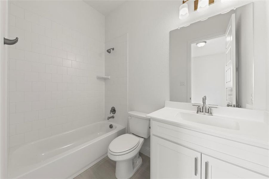 05. 3108 Tobias - 2ND Bath