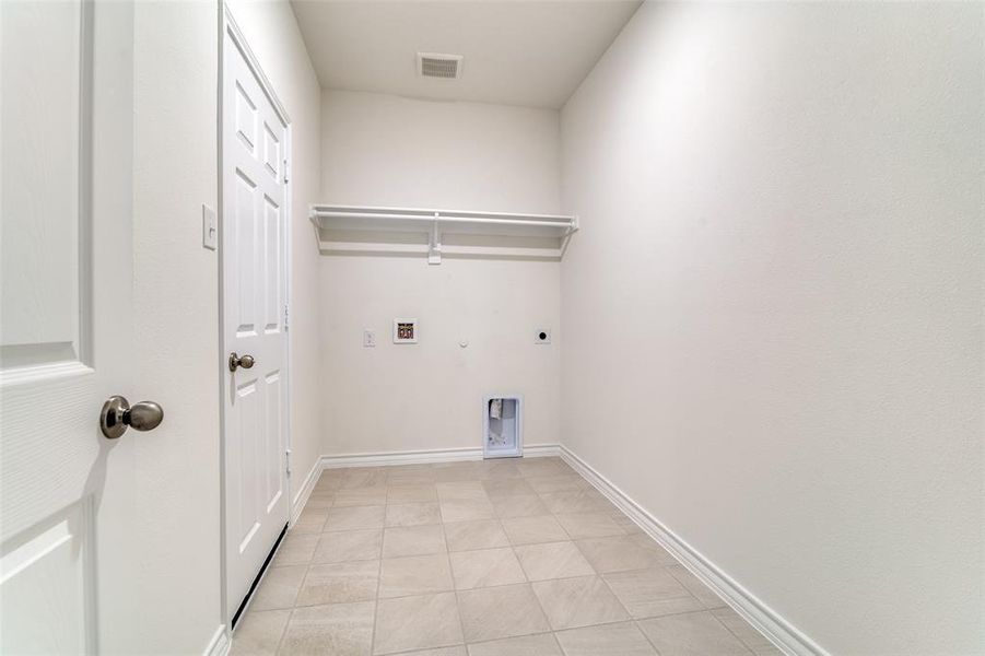 Spacious, unfurnished interior of a new home in Heartland Signature, Crandall (Image 28).