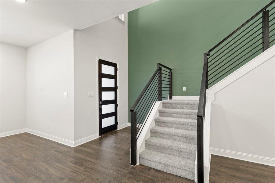 04. 3912 Keya - Entry