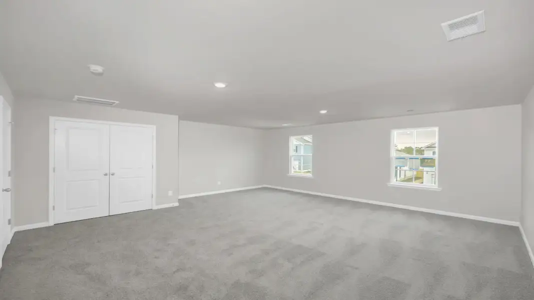 Spacious, unfurnished interior of a new home in Livingston Woods, Irmo (Image 22).