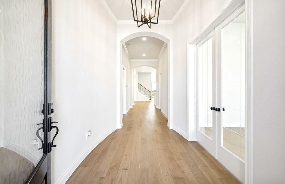 Spacious, unfurnished interior of a new home in Bridgeland 60′, Cypress (Image 31).