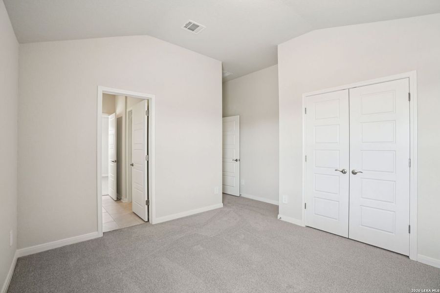 Spacious, unfurnished interior of a new home in Carmel Ranch, Schertz (Image 37).