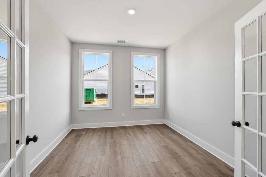 Spacious, unfurnished interior of a new home in Social Circle, Chattanooga (Image 16).