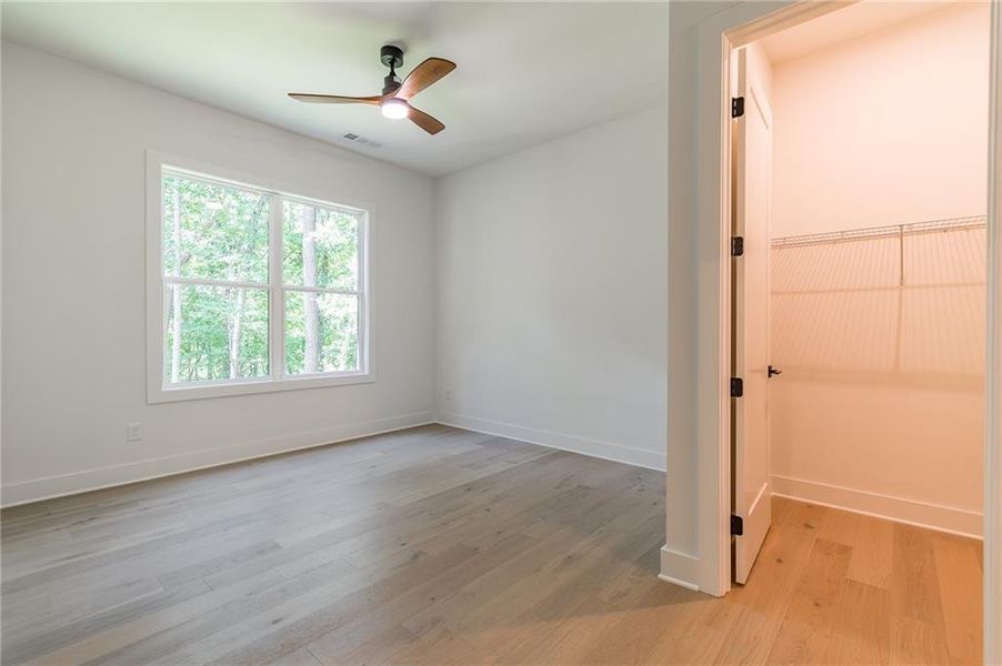 Spacious, unfurnished interior of a new home in , Gainesville (Image 32).