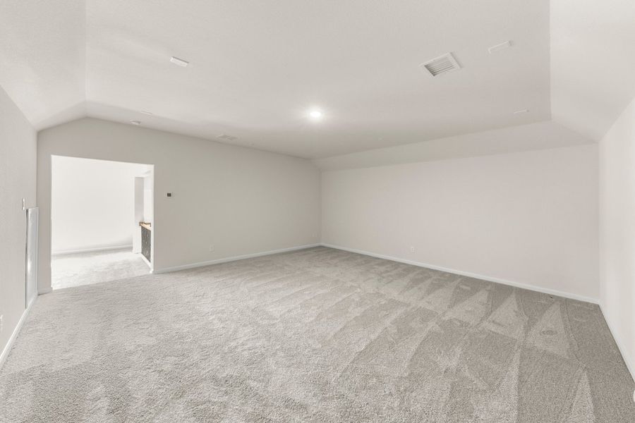 Spacious, unfurnished interior of a new home in Park Hills, Rockwall (Image 42).