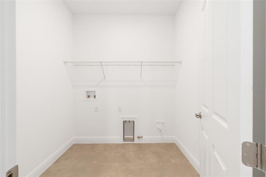 Spacious, unfurnished interior of a new home in , Ocala (Image 40).