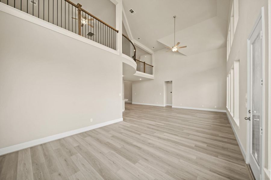 Spacious, unfurnished interior of a new home in Coastal Point, League City (Image 26).