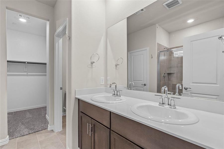 Furnished interior view inside a new home in , Wylie (Image 5).