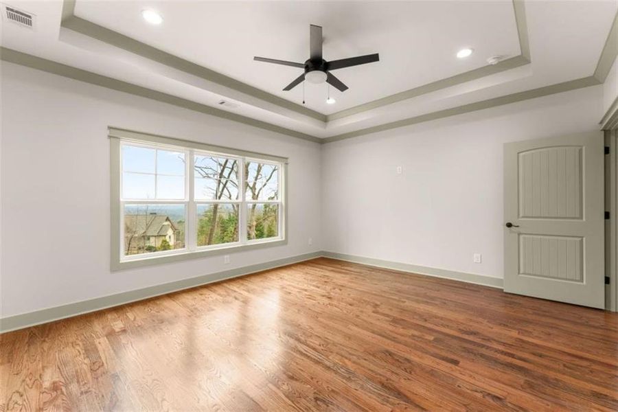 Spacious, unfurnished interior of a new home in , Cleveland (Image 36).