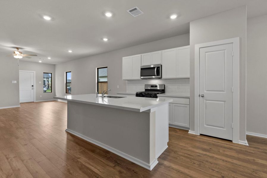 Furnished interior view inside a new home in Laurel Landing, Alvin (Image 5).