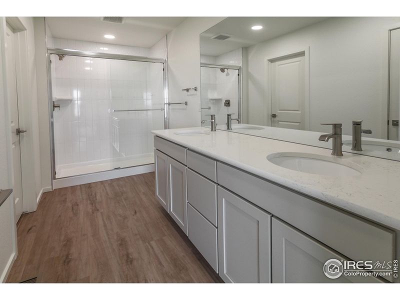 EXAMPLE PHOTOS: MASTER BATH