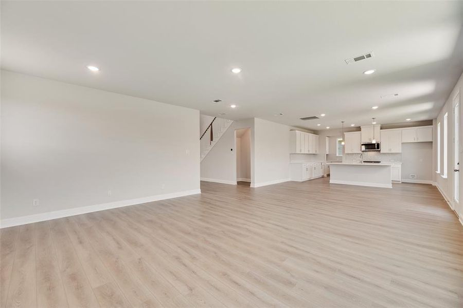 Spacious, unfurnished interior of a new home in Creekside of Crowley, Crowley (Image 31).