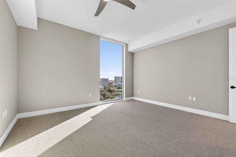 Spacious, unfurnished interior of a new home in , St. Petersburg (Image 38).