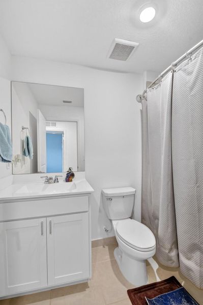 Furnished interior view inside a new home in , Lake Worth (Image 37).