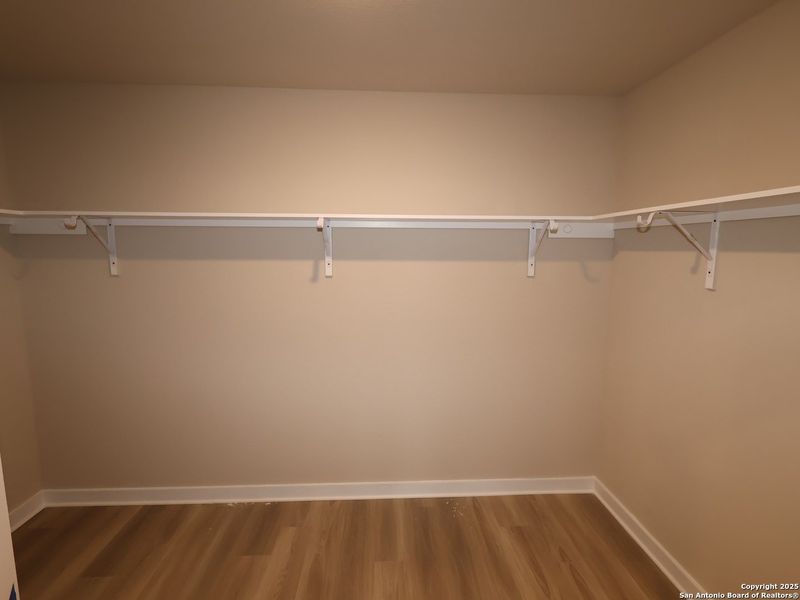 Spacious, unfurnished interior of a new home in Winding Brook, San Antonio (Image 14). Spacious, unfurnished interior of a new home in Winding Brook, San Antonio (Image 14).