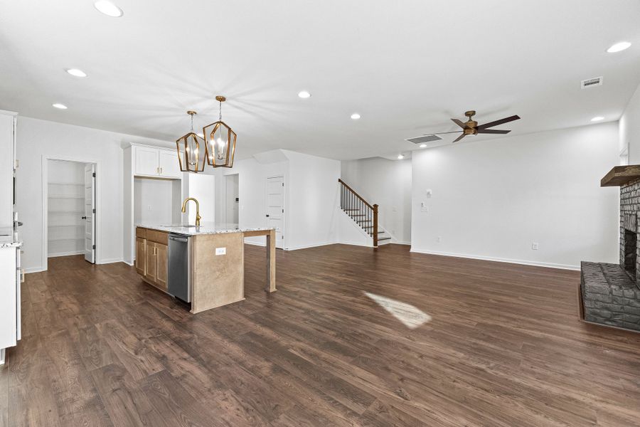 Image 53 of a home in Standing Oaks.