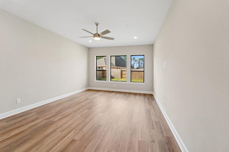 Spacious, unfurnished interior of a new home in The Meadows at Imperial Oaks, Conroe (Image 18).