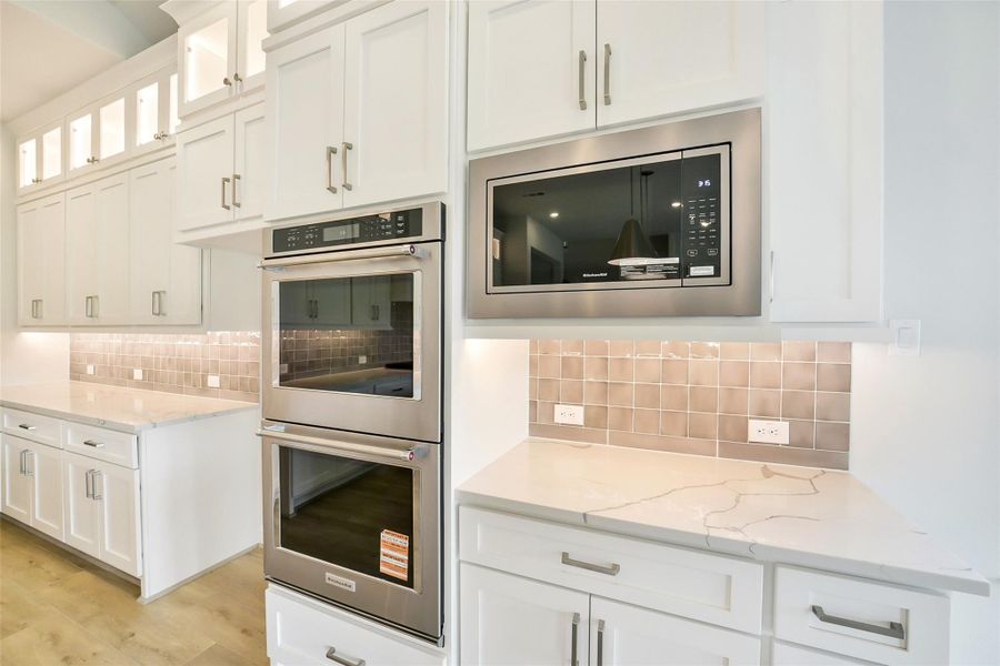 Furnished interior view inside a new home in Sienna 65', Missouri City (Image 19).