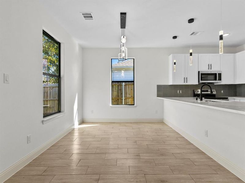 Spacious, unfurnished interior of a new home in , Granbury (Image 29).