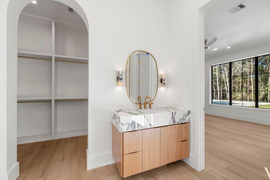 View of the junior suite located on first floor en-suite bath. View of the junior suite located on first floor en-suite bath.