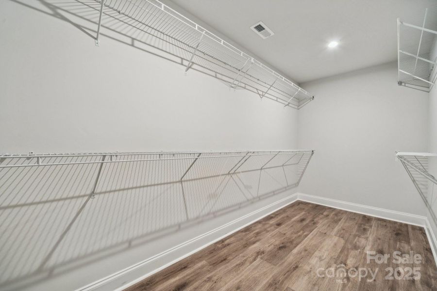 Spacious, unfurnished interior of a new home in Glenhurst, Matthews (Image 31).