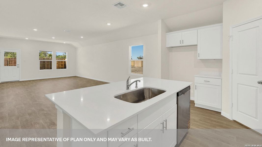 Image 31 of a home in Paramount.