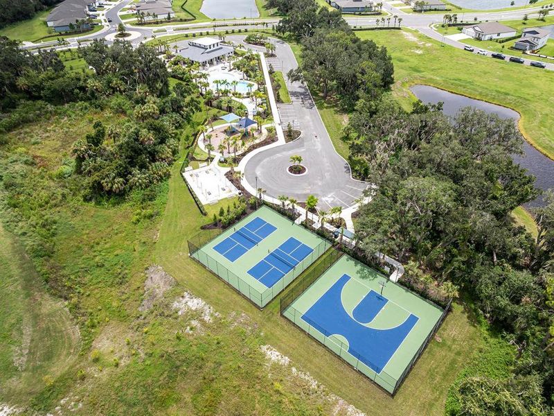 Community amenities in , Parrish (Image 41).