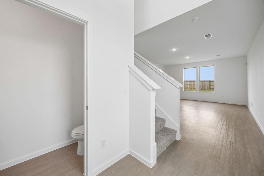 Spacious, unfurnished interior of a new home in River Ranch, Dayton (Image 19).