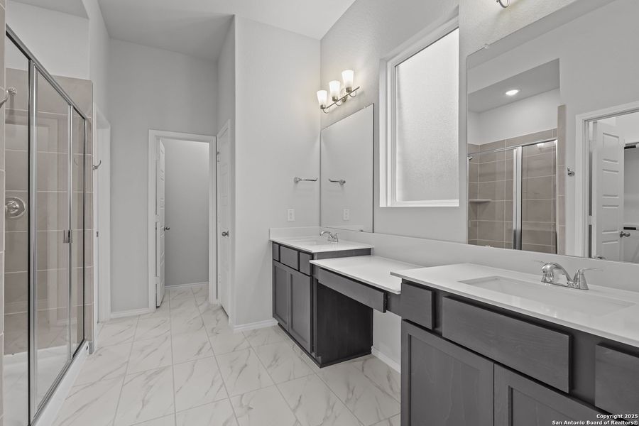 Furnished interior view inside a new home in Sunflower Ridge, New Braunfels (Image 15).