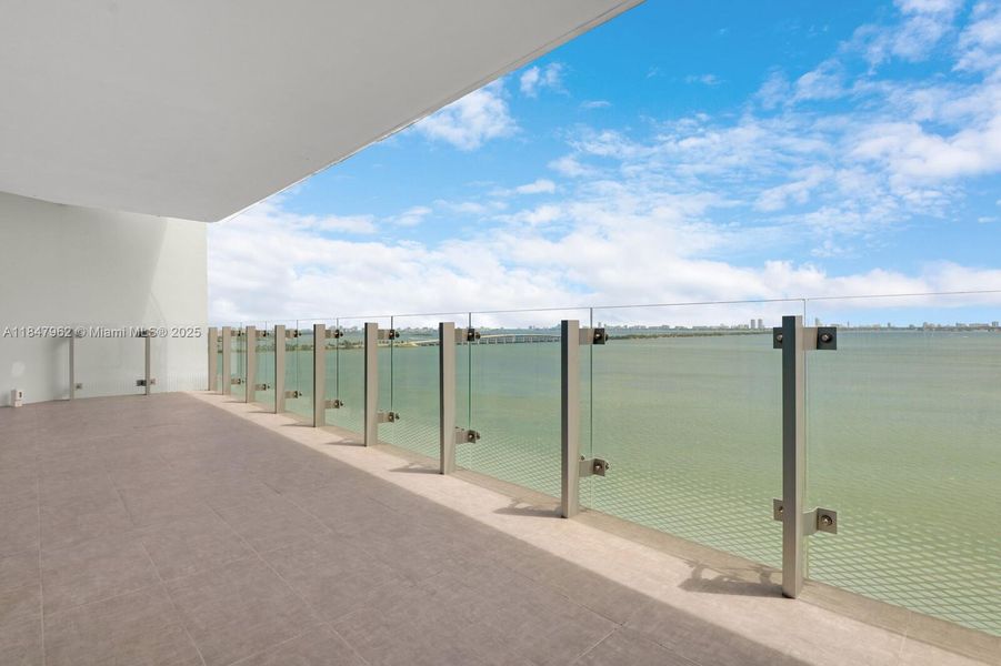 Spacious, unfurnished interior of a new home in , Miami (Image 36).