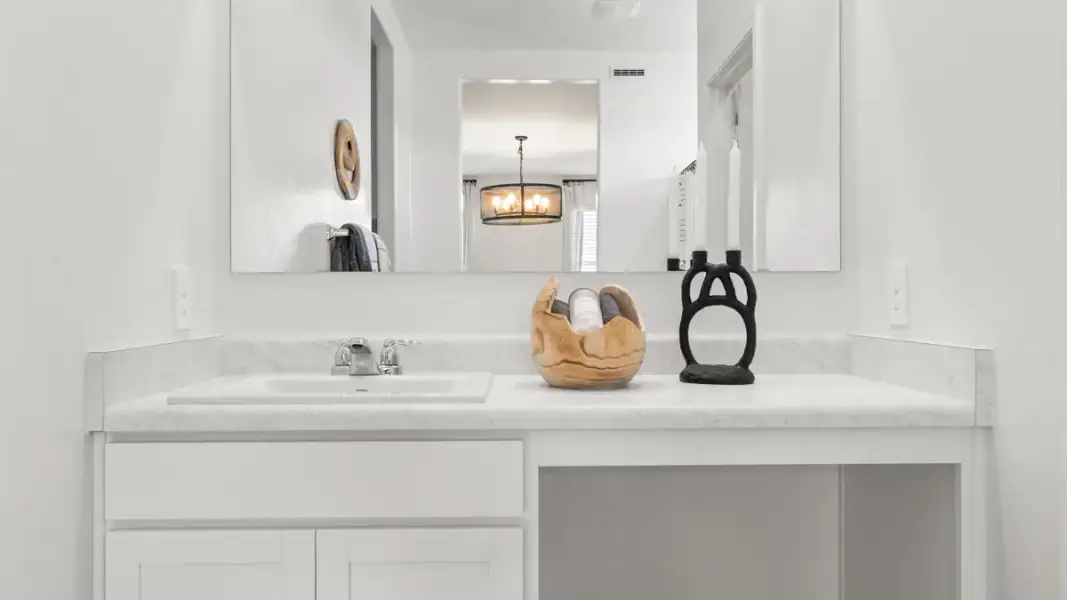 Close-up of interior finishes inside a home in Rio Rancho Estates, Wittmann (Image 22).