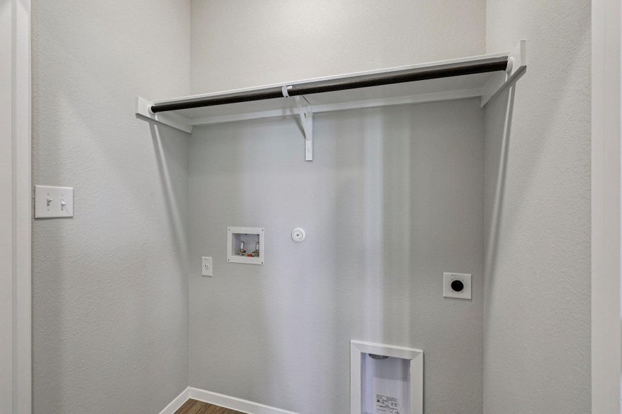 Spacious, unfurnished interior of a new home in Harvest Ridge, Elgin (Image 13).