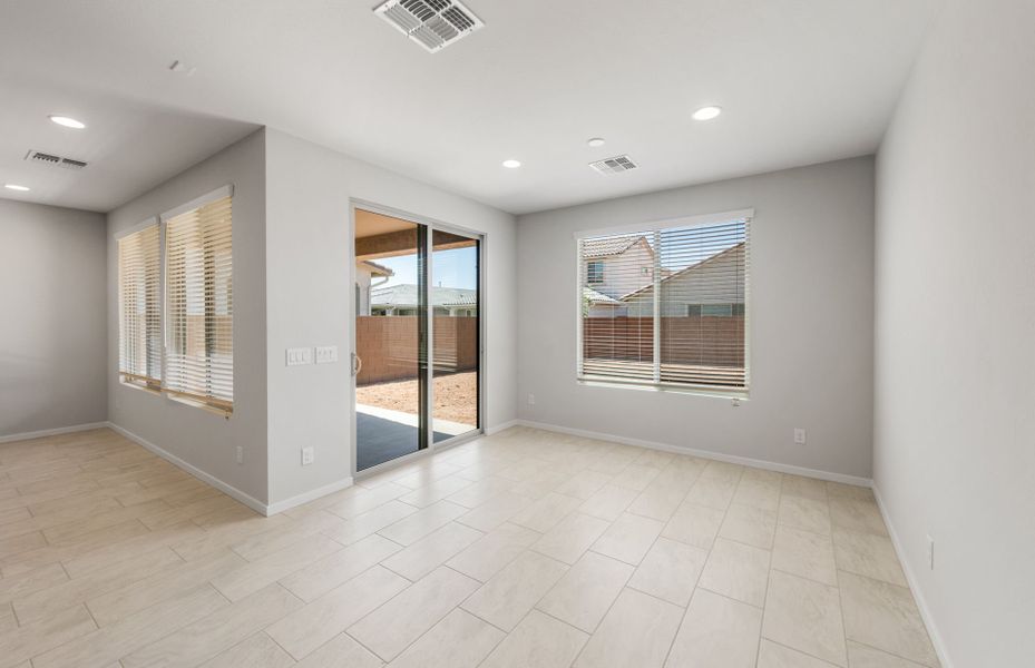 Spacious, unfurnished interior of a new home in Blossom Rock, Apache Junction (Image 22).