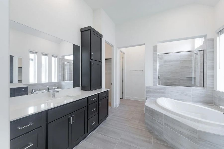 Furnished interior view inside a new home in The Colony - 50', Bastrop (Image 10).