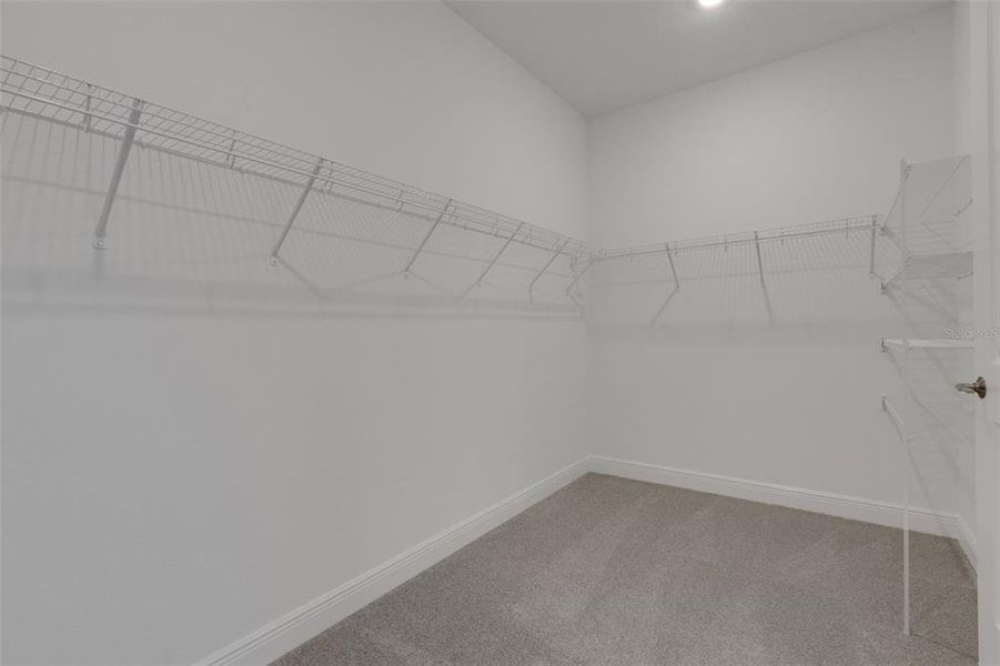 Spacious, unfurnished interior of a new home in Hawkstone, Sarasota (Image 22).