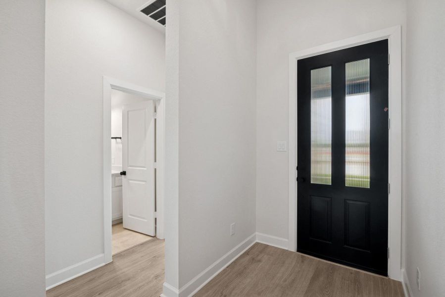 Spacious, unfurnished interior of a new home in Grange - Reserve Collection, Katy (Image 26).