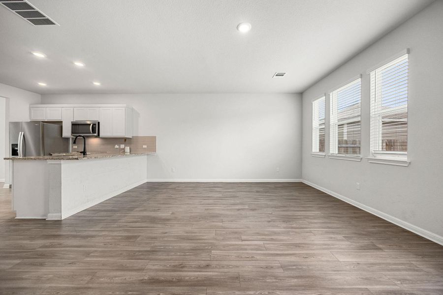 Spacious, unfurnished interior of a new home in , Round Rock (Image 19). Spacious, unfurnished interior of a new home in , Round Rock (Image 19).