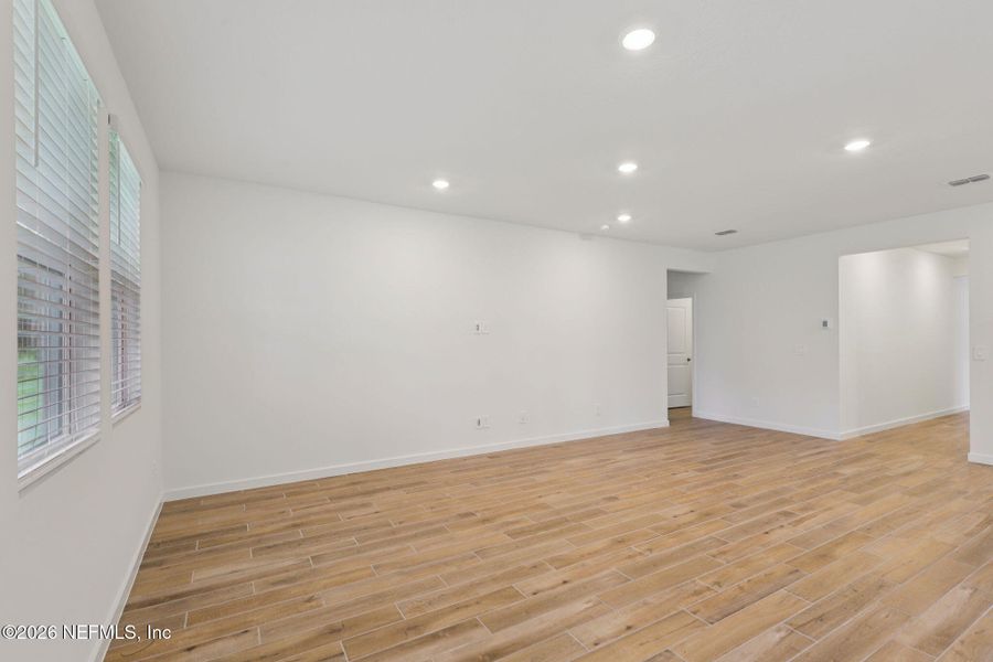 Spacious, unfurnished interior of a new home in Colbert Landings, Palm Coast (Image 21).