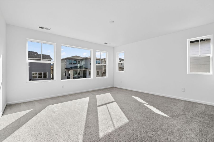 Spacious, unfurnished interior of a new home in Sterling Ranch Ascent Village, Littleton (Image 19).