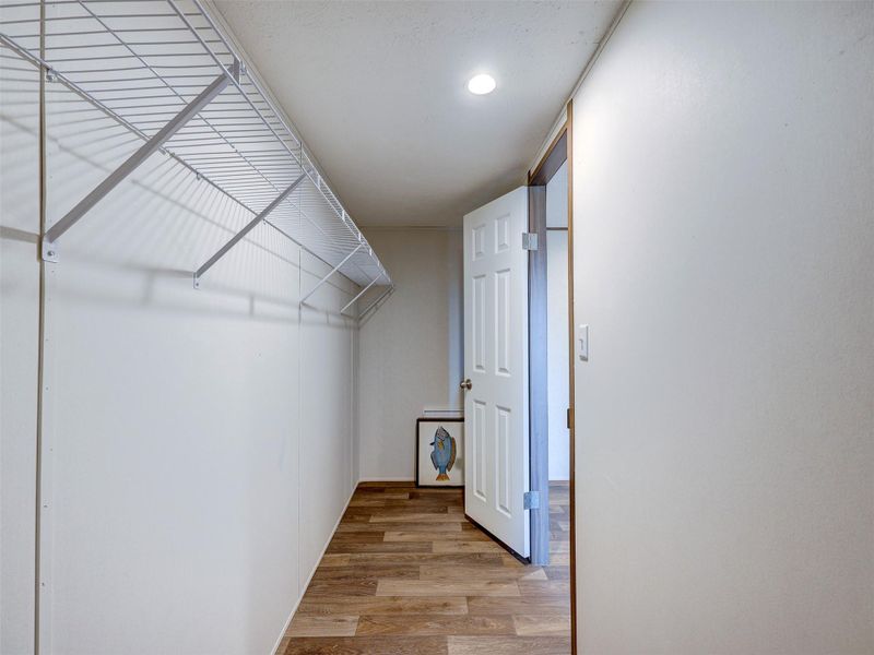 Spacious, unfurnished interior of a new home in , Elgin (Image 18).