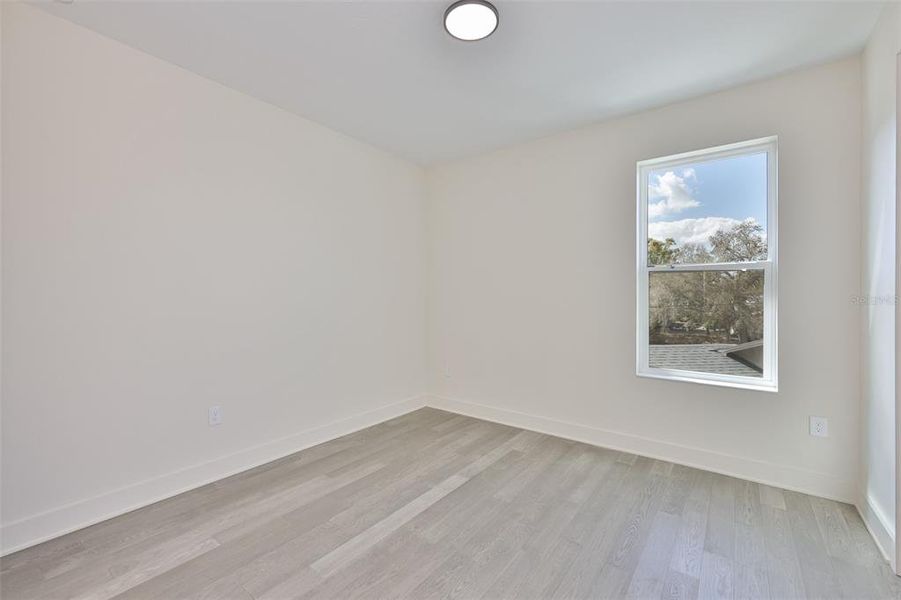 Spacious, unfurnished interior of a new home in , Tampa (Image 63).