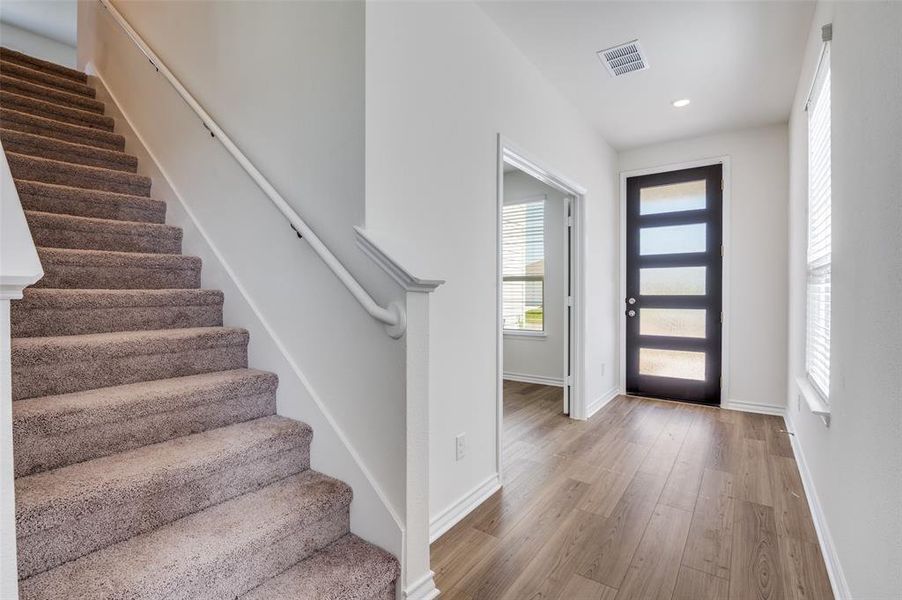 Image 23 of a home in Cottonwood Creek.