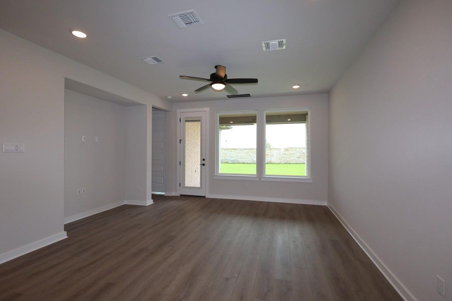 Spacious, unfurnished interior of a new home in Flora, Hutto (Image 16).