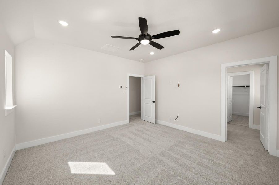 Spacious, unfurnished interior of a new home in The Retreat at Harvest, Argyle (Image 16). Spacious, unfurnished interior of a new home in The Retreat at Harvest, Argyle (Image 16).