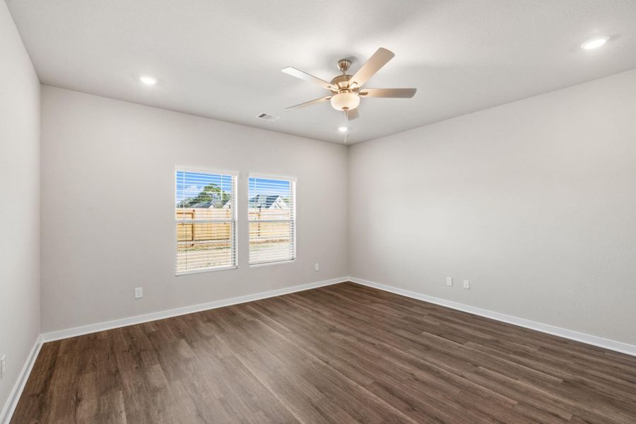 Spacious, unfurnished interior of a new home in Arabella on the Prairie 60', Richmond (Image 22).