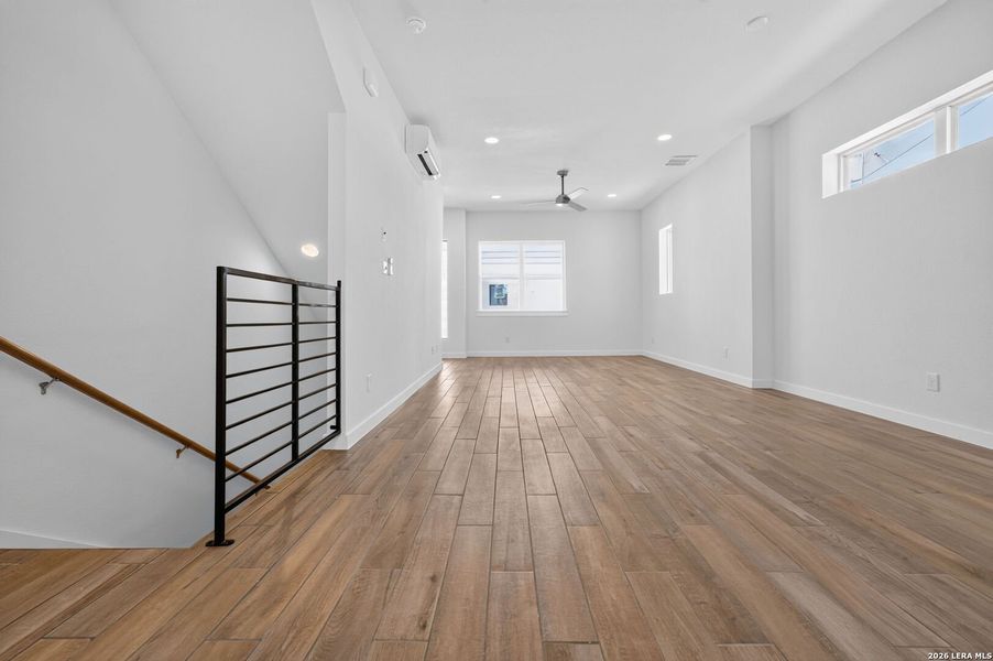 Spacious, unfurnished interior of a new home in , San Antonio (Image 25).